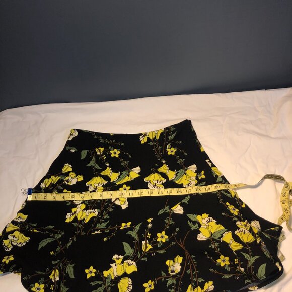 Who What Wear Black Skirt with yellow flowers, Size 6 - Picture 7 of 8